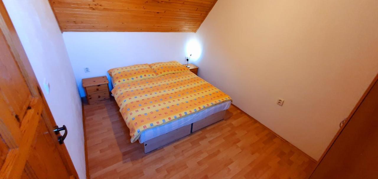 Vilka Cibulka A Chata Cesnacik Izipovce Ngoại thất bức ảnh